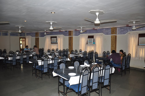 Ghunghat Hotel Gandhinagar Restaurant